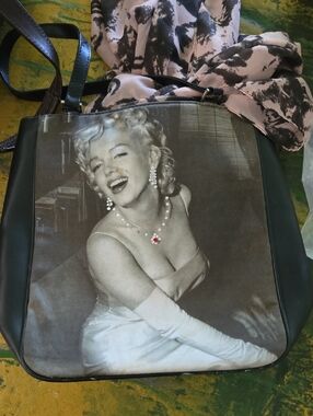 Canvas Crossbody Bag with Vintage Marylyn Monroe Photo Print And Chifon Scarf